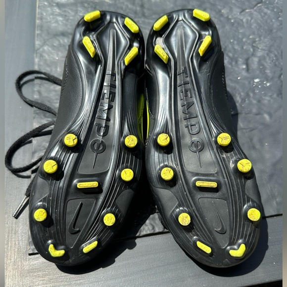 Nike Tiempo Kids Black Neon Yellow Soccer Cleats US 2Y - Picture 7 of 8